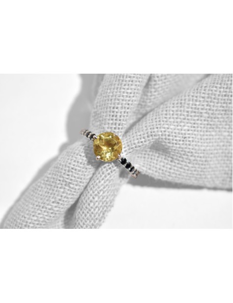 Lemon Quartz Round Silver Ring