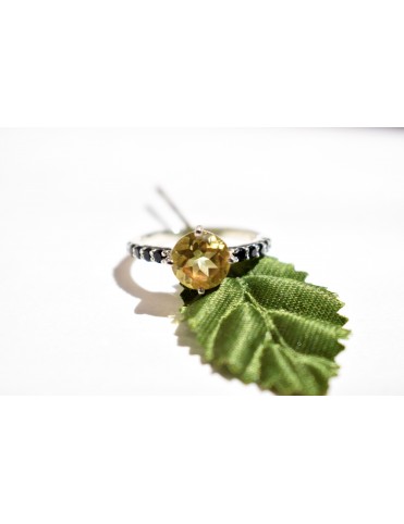 Lemon Quartz Round Silver Ring